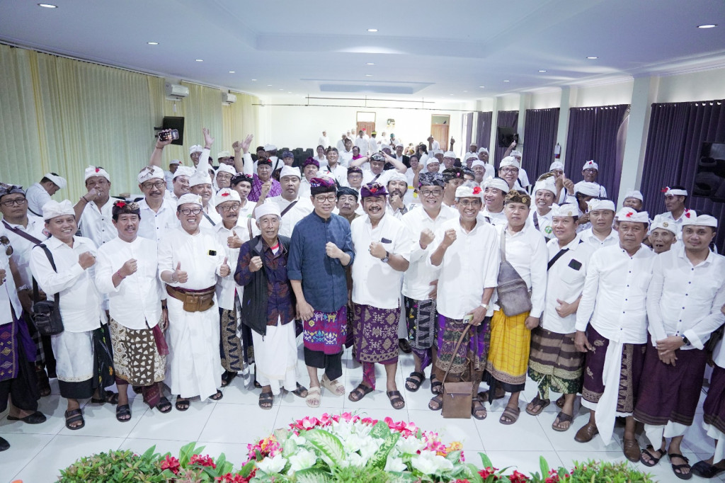 Wabup Suiasa Hadiri Pra Mahasabha I PTKA di Karangasem